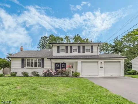 202 Andover Dr, Wayne, NJ 07470