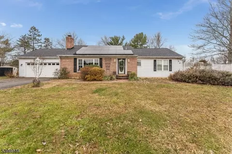 4 Plaza Pl, Phillipsburg, NJ 08865