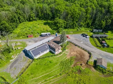 10 Pidgeon Hill Rd, Wantage Twp, NJ 07461