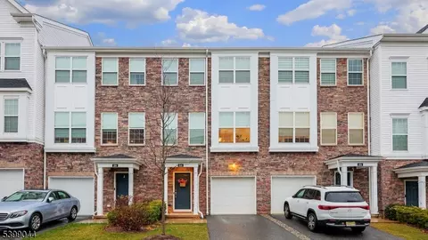 305 Saratoga Ct, Branchburg, NJ 08876