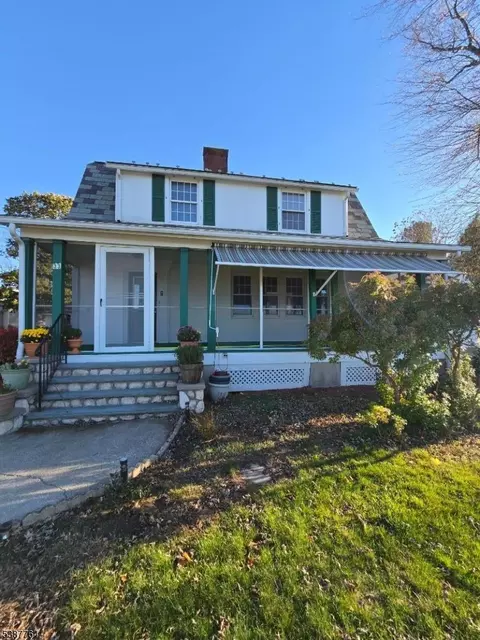 33 Maple Rd, Franklin, NJ 07416