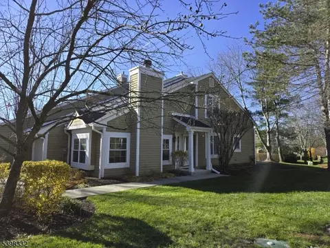 46 Eton Ct, Bedminster, NJ 07921