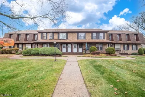 1154 Lake Ave, Clark, NJ 07066