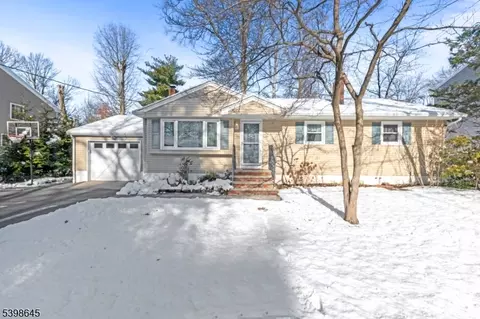 49 Goodluck St, Edison, NJ 08820