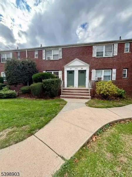 37 A Carolyn Ter, Roselle, NJ 07203