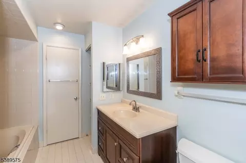 32 Sam Bonnell Dr, Clinton, NJ 08809 photo 24