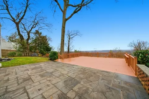 66 Skyline Dr, Morristown, NJ 07960