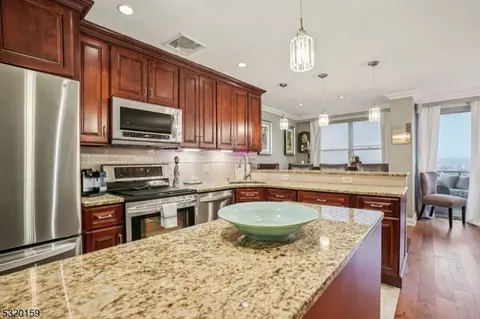 301 Beech St #12E, Hackensack, NJ 07601 photo 11
