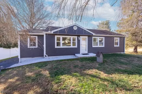 55 Robbins Rd, Somerville, NJ 08876