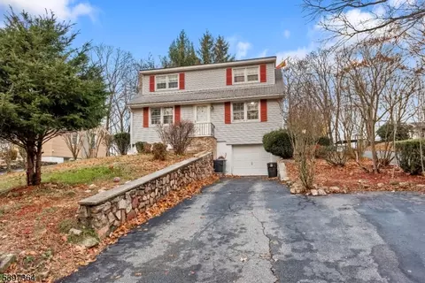 21 Laurie Rd, Roxbury Twp, NJ 07850