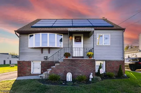 2 Lincoln Pl, Moonachie, NJ 07074