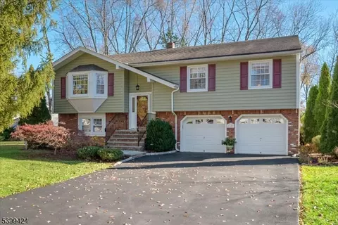 18 Woodhaven Rd, Parsippany, NJ 07054