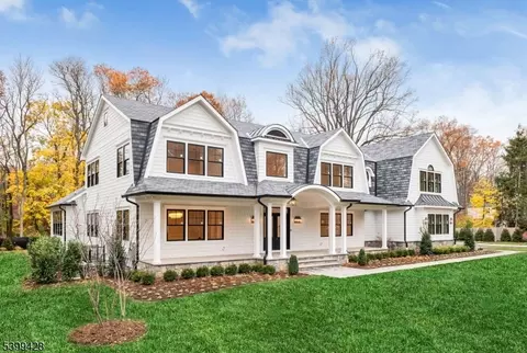46 Locust Ln, Upper Saddle River, NJ 07458