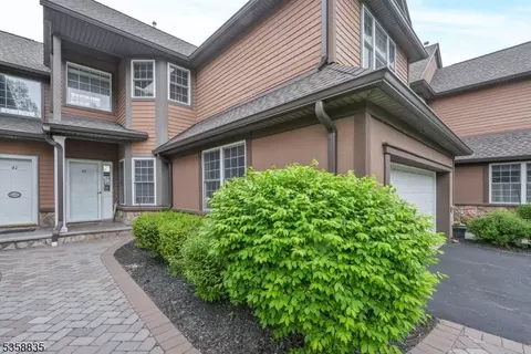 43 Bracken Hill Rd, Hamburg, NJ 07419
