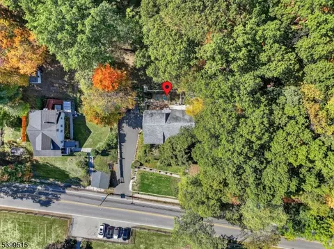 370 Goffle Rd, Hawthorne, NJ 07506
