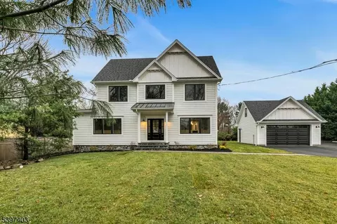 10 Nancy Ln, Basking Ridge, NJ 07920