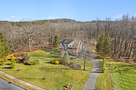 1 Colby Farm Rd, Chester, NJ 07930