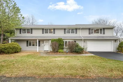 12 Clinton Ln, Wayne, NJ 07470