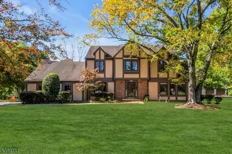 1053 Hillcrest Dr, Branchburg, NJ 08853