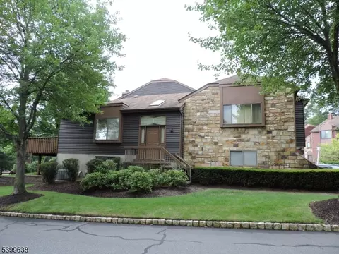 82 Fallen Timbers Trl, Rockaway, NJ 07866