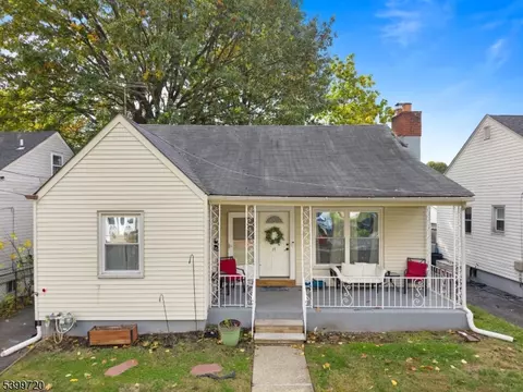 17 Princeton St, Clifton, NJ 07014