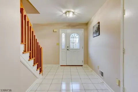 6 Hansen Pl, Wayne, NJ 07470 photo 5