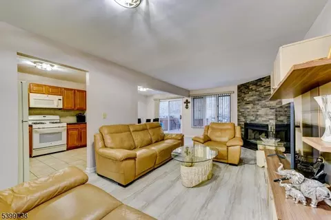 6 Hansen Pl, Wayne, NJ 07470 photo 8