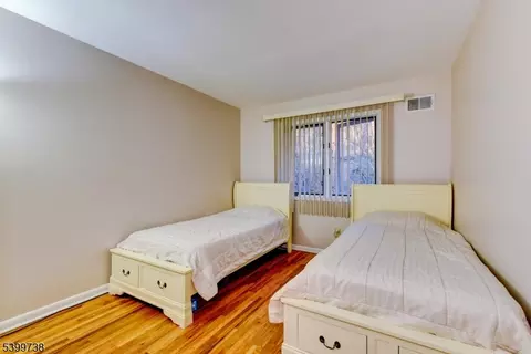 6 Hansen Pl, Wayne, NJ 07470 photo 37