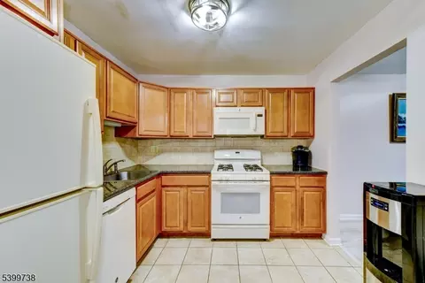 6 Hansen Pl, Wayne, NJ 07470 photo 21