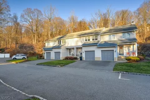 6 Hansen Pl, Wayne, NJ 07470 photo 2