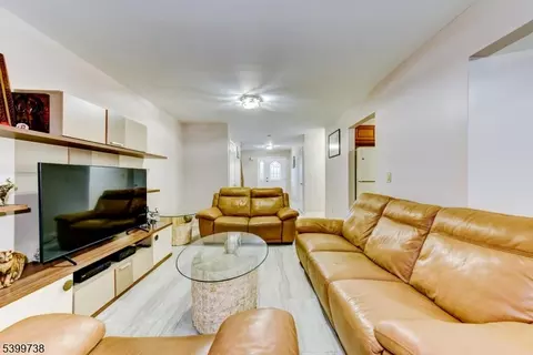 6 Hansen Pl, Wayne, NJ 07470 photo 18