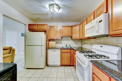 6 Hansen Pl, Wayne, NJ 07470 photo 23