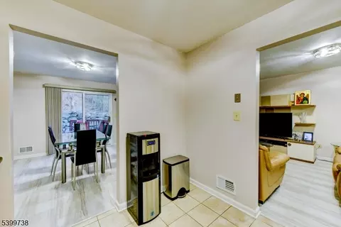 6 Hansen Pl, Wayne, NJ 07470 photo 25