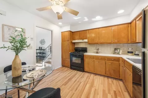 1375 Brookfall Ave, Union, NJ 07083 photo 9