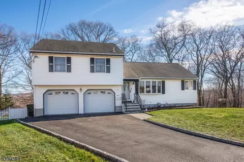 12 Sunset Dr, Wharton, NJ 07885