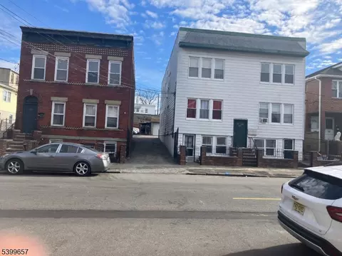 635-637 N 8th St, Newark, NJ 07107