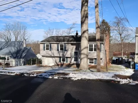 167 Marne Rd, Hopatcong, NJ 07843