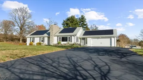 10 Belvidere Ave, Clinton, NJ 08809