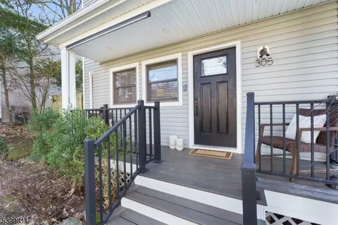 305 Top Ave, Green Brook, NJ 08812
