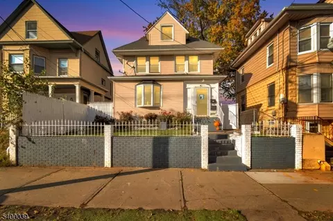 111 Murray St, Elizabeth, NJ 07202