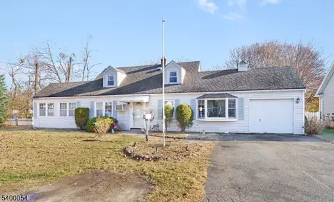 45 Village Rd, Pompton Plains, NJ 07444