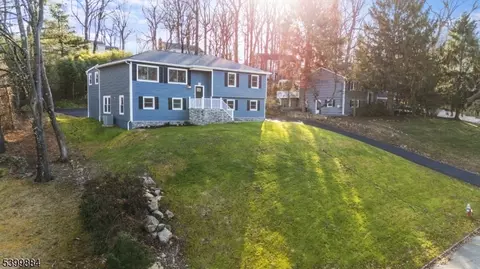 9 Dorothy Dr, Morristown, NJ 07960