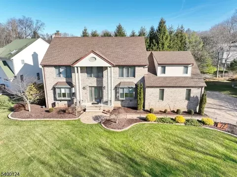 602 Mill Run, Paramus, NJ 07652