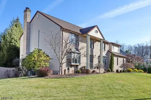 602 Mill Run, Paramus, NJ 07652 photo 4