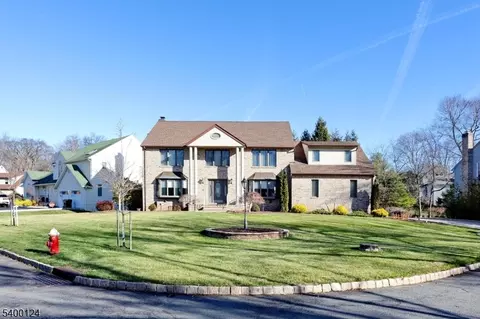 602 Mill Run, Paramus, NJ 07652 photo 5