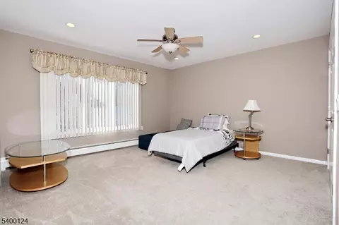 602 Mill Run, Paramus, NJ 07652 photo 30