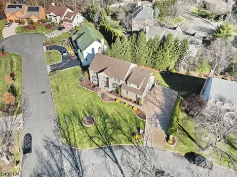 602 Mill Run, Paramus, NJ 07652 photo 9