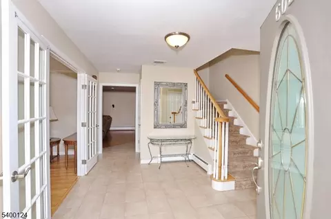 602 Mill Run, Paramus, NJ 07652 photo 13