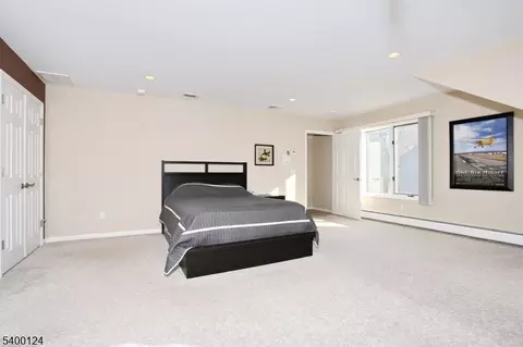 602 Mill Run, Paramus, NJ 07652 photo 34