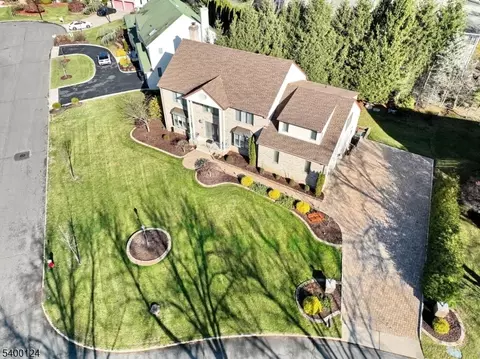 602 Mill Run, Paramus, NJ 07652 photo 3